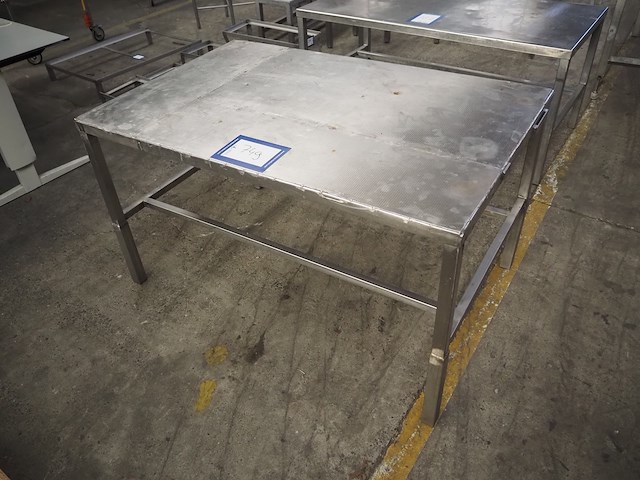 Nn table - afbeelding 1 van  2