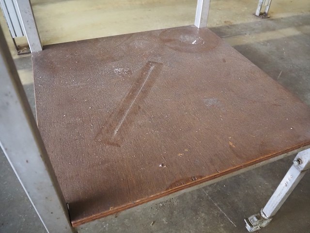 Nn table - afbeelding 6 van  6