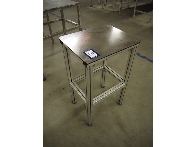 Nn table - afbeelding 1 van  5