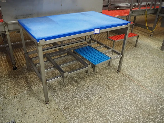 Nn table - afbeelding 1 van  5