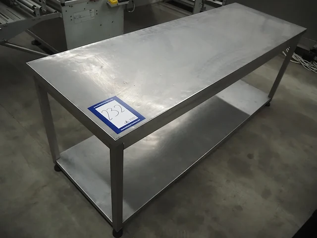 Nn table - afbeelding 1 van  6