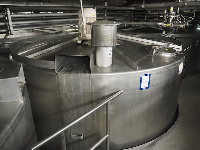 Nn tank - afbeelding 1 van  10