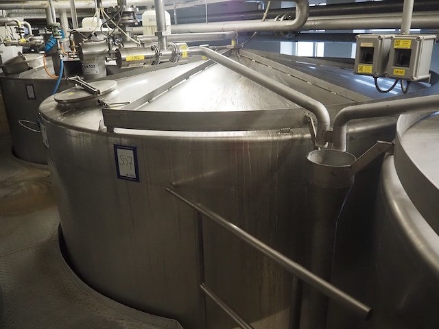 Nn tank - afbeelding 1 van  10