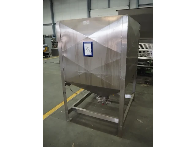 Nn tank - afbeelding 1 van  9