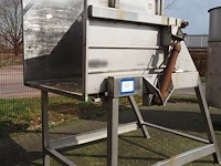 Nn tilting device