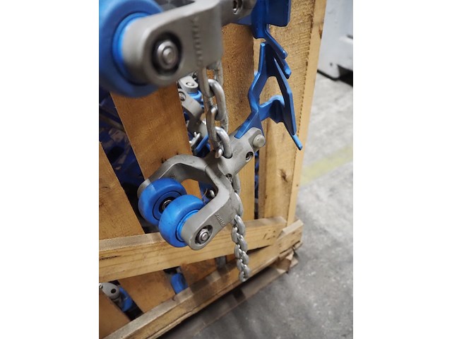 Nn trolleys on chain for tube track - afbeelding 6 van  6