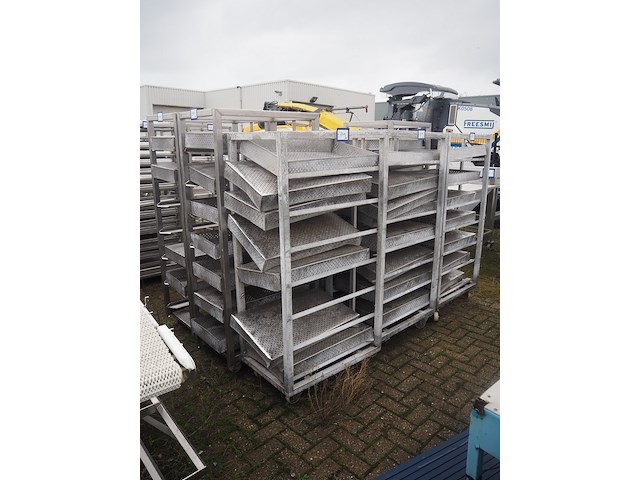 Nn trolleys with bins - afbeelding 1 van  6