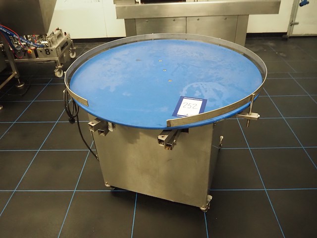 Nn turning table - afbeelding 1 van  6