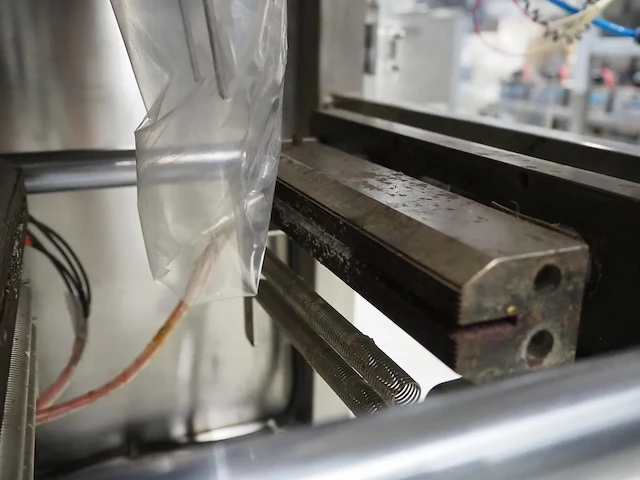 Nn vertical bag fill-, form,- and seal machine - afbeelding 7 van  18