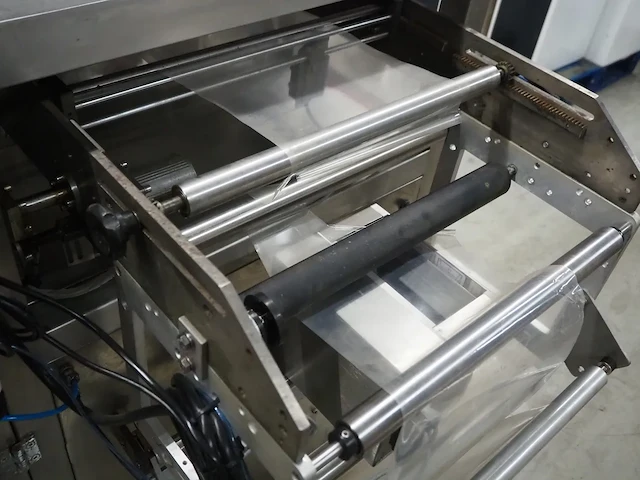 Nn vertical bag fill-, form,- and seal machine - afbeelding 14 van  18
