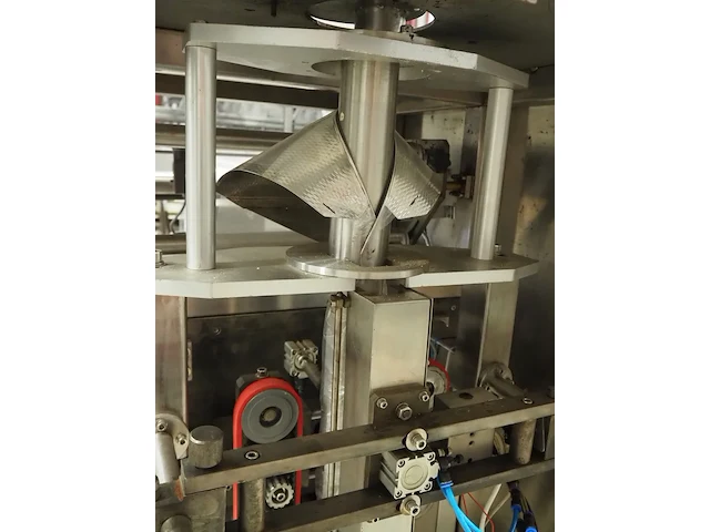 Nn vertical bag fill-, form,- and seal machine - afbeelding 18 van  18