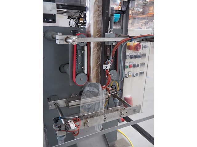 Nn vertical bag forming, filling and sealing machine - afbeelding 10 van  11