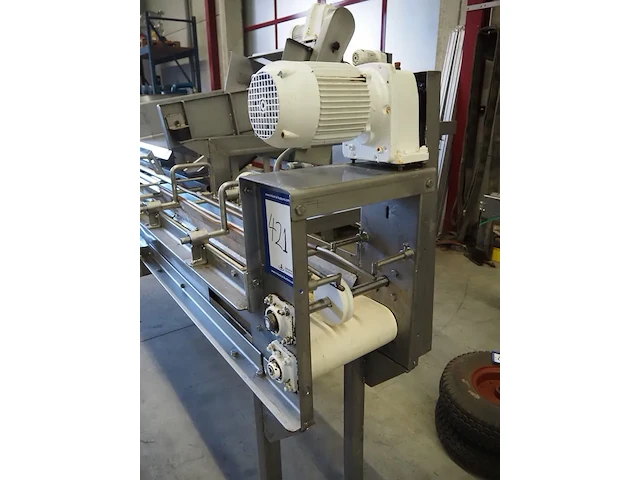 Nn vibrating gutter with sorting belt - afbeelding 16 van  19