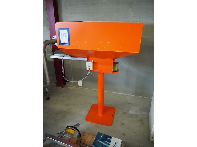 Nn vibrating infeed bunker - afbeelding 1 van  7