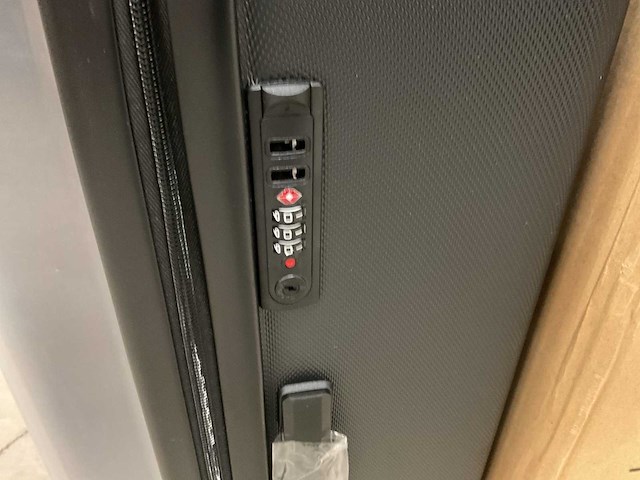 No boring suitcases xl 98l trolley reiskoffer - afbeelding 2 van  2