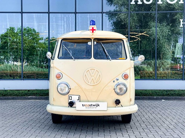 No reserve: volkswagen t1 ambulance transporter 1500-27 1965, be-02-41 - afbeelding 2 van  76