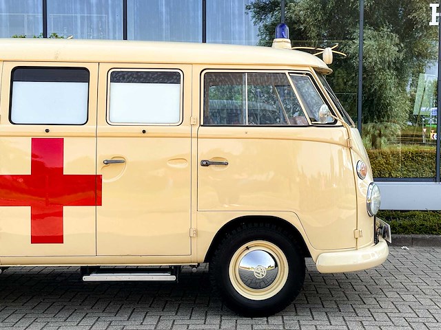 No reserve: volkswagen t1 ambulance transporter 1500-27 1965, be-02-41 - afbeelding 15 van  76