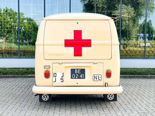 No reserve: volkswagen t1 ambulance transporter 1500-27 1965, be-02-41 - afbeelding 21 van  76