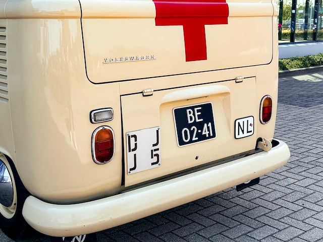 No reserve: volkswagen t1 ambulance transporter 1500-27 1965, be-02-41 - afbeelding 22 van  76