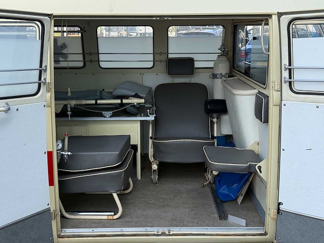 No reserve: volkswagen t1 ambulance transporter 1500-27 1965, be-02-41 - afbeelding 50 van  76
