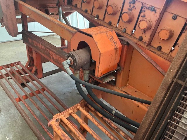 Nobels bloembollen opschepmachine - afbeelding 3 van  22