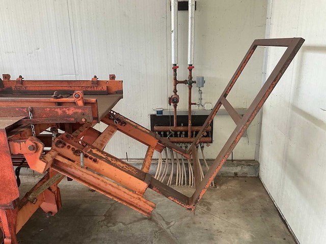 Nobels bloembollen opschepmachine - afbeelding 7 van  22