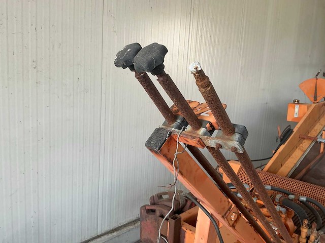 Nobels bloembollen opschepmachine - afbeelding 15 van  22