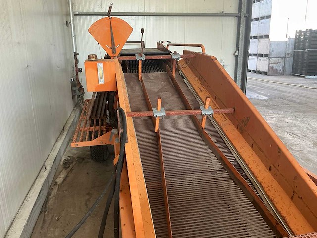 Nobels bloembollen opschepmachine - afbeelding 21 van  22