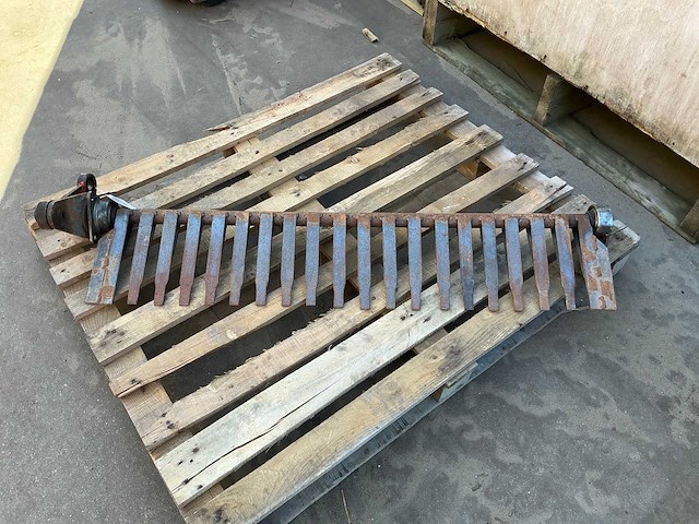 Nobels klepelas - afbeelding 2 van  3