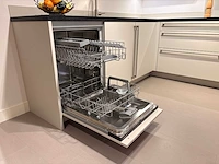 Nobilia - hoek showroomkeuken met siemens apparatuur - afbeelding 5 van  25