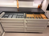 Nobilia - hoek showroomkeuken met siemens apparatuur - afbeelding 9 van  25