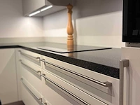 Nobilia - hoek showroomkeuken met siemens apparatuur - afbeelding 16 van  25