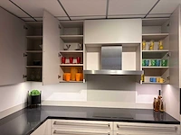 Nobilia - hoek showroomkeuken met siemens apparatuur - afbeelding 23 van  25