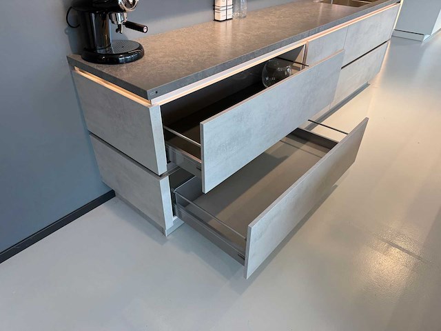 Nobilia - showroomkeuken met apparatuur - afbeelding 5 van  36