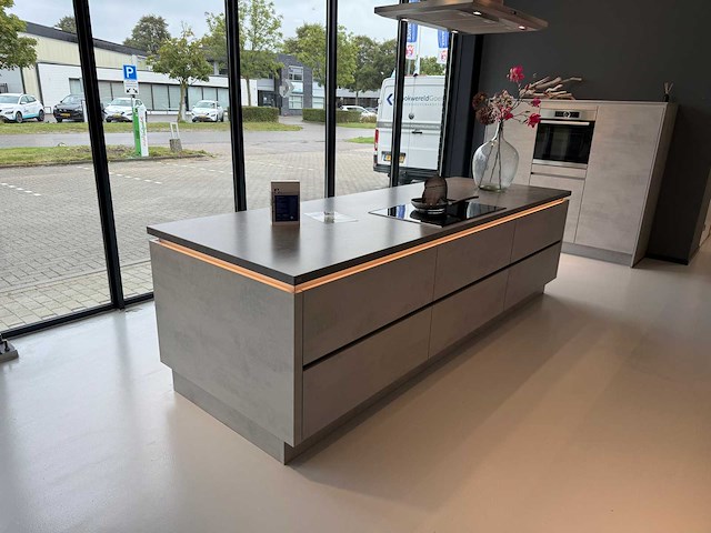 Nobilia - showroomkeuken met apparatuur - afbeelding 23 van  36