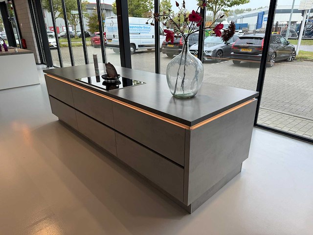 Nobilia - showroomkeuken met apparatuur - afbeelding 31 van  36