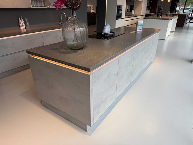 Nobilia - showroomkeuken met apparatuur - afbeelding 35 van  36