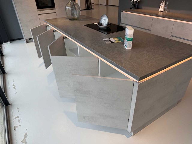 Nobilia - showroomkeuken met apparatuur - afbeelding 36 van  36