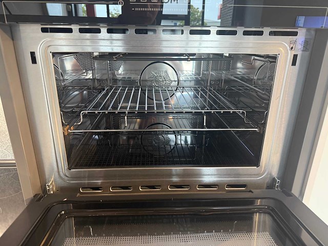 Nobilia - showroomkeuken met apparatuur - afbeelding 5 van  24