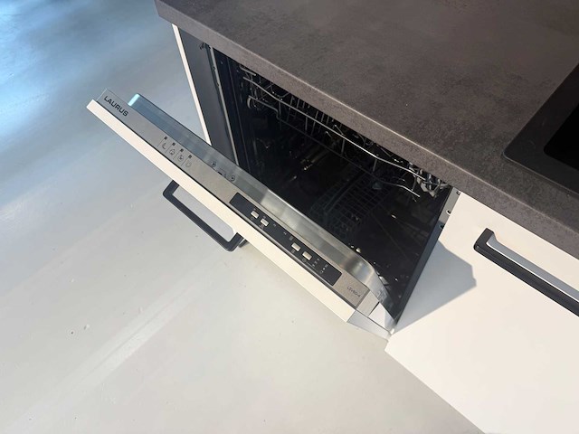 Nobilia - showroomkeuken met apparatuur - afbeelding 15 van  24