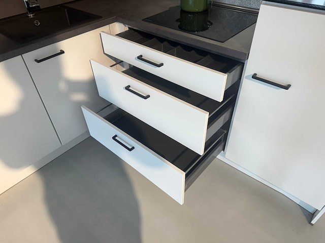 Nobilia - showroomkeuken met apparatuur - afbeelding 21 van  24