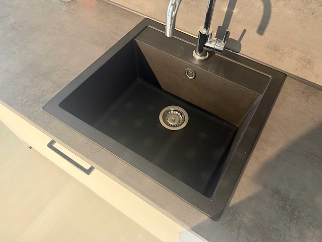 Nobilia - showroomkeuken met apparatuur - afbeelding 24 van  24