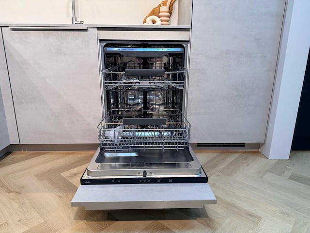Nobilia - showroomkeuken met apparatuur - afbeelding 13 van  32