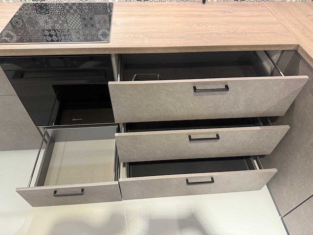 Nobilia - showroomkeuken met bauknecht/elica apparatuur - afbeelding 6 van  43