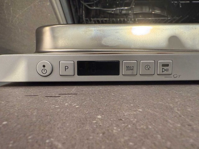 Nobilia - showroomkeuken met bauknecht/elica apparatuur - afbeelding 30 van  43