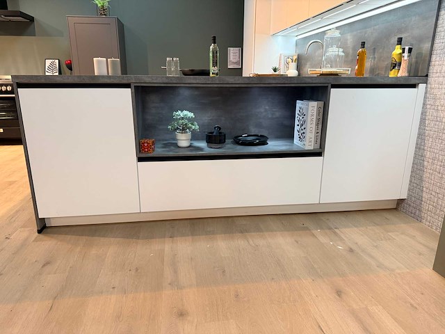 Nobilia - showroomkeuken met beko apparatuur - afbeelding 23 van  38