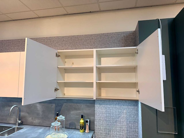 Nobilia - showroomkeuken met beko apparatuur - afbeelding 31 van  38