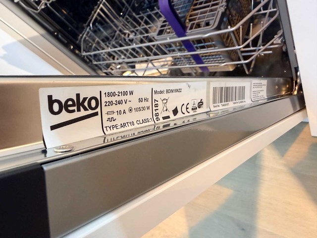 Nobilia - showroomkeuken met beko apparatuur - afbeelding 4 van  39