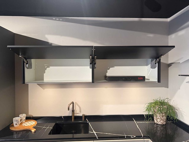 Nobilia - showroomkeuken met bora/siemens apparatuur - afbeelding 31 van  31