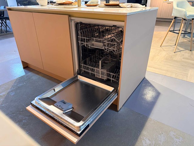 Nobilia - showroomkeuken met bosch apparatuur - afbeelding 5 van  35